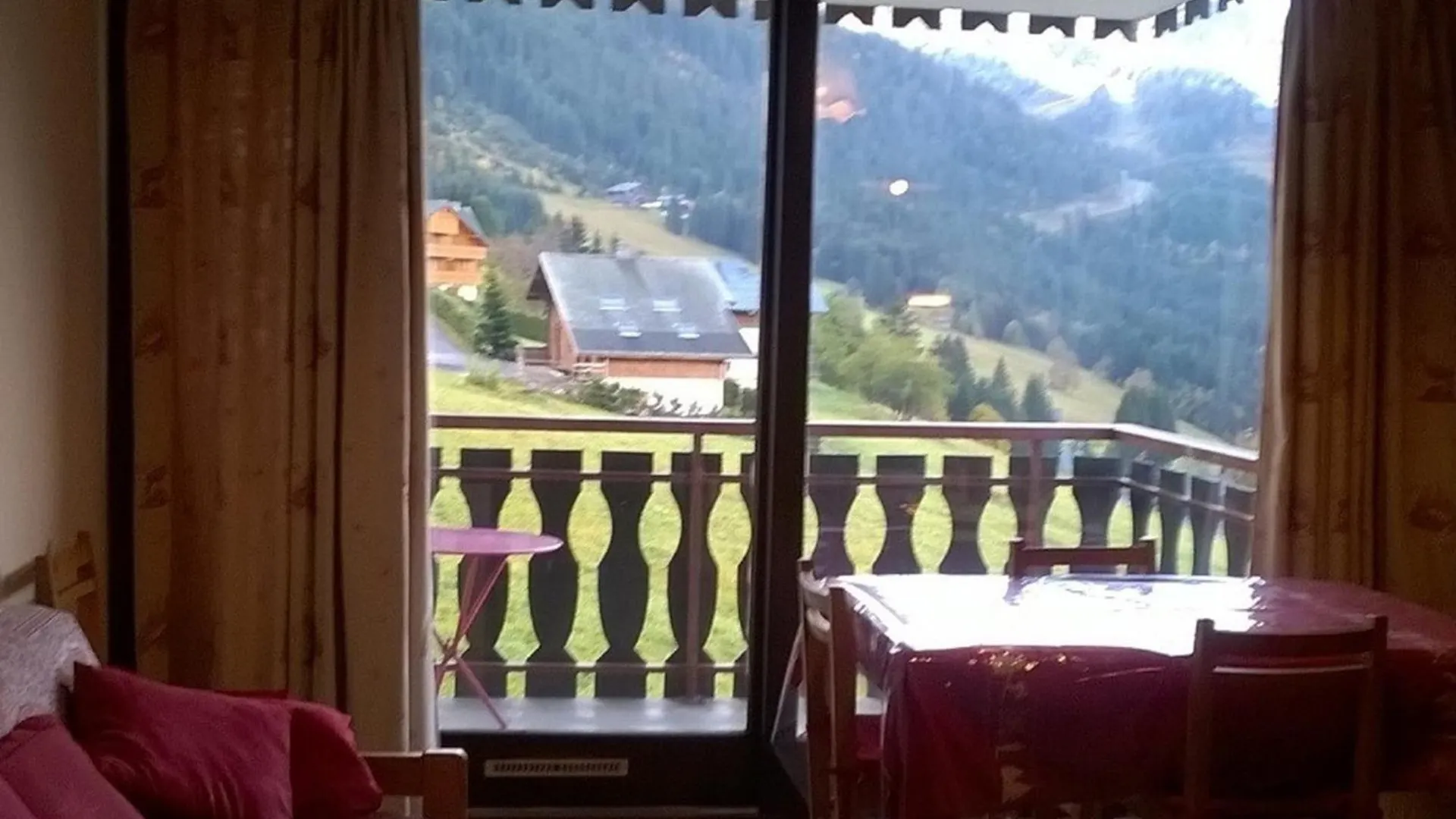Studio Pour 3 Avec Balcon Expose Sud/Ouest, Proche Centre Et Remontees, Parking Prive - Fr-1-676-73 Chatel 0*,  France